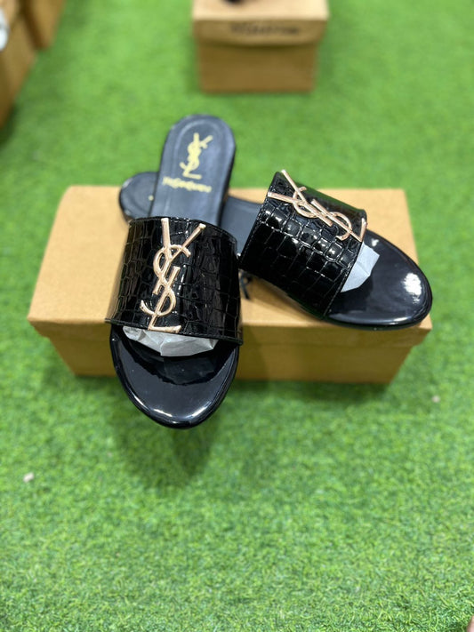 Casual flats