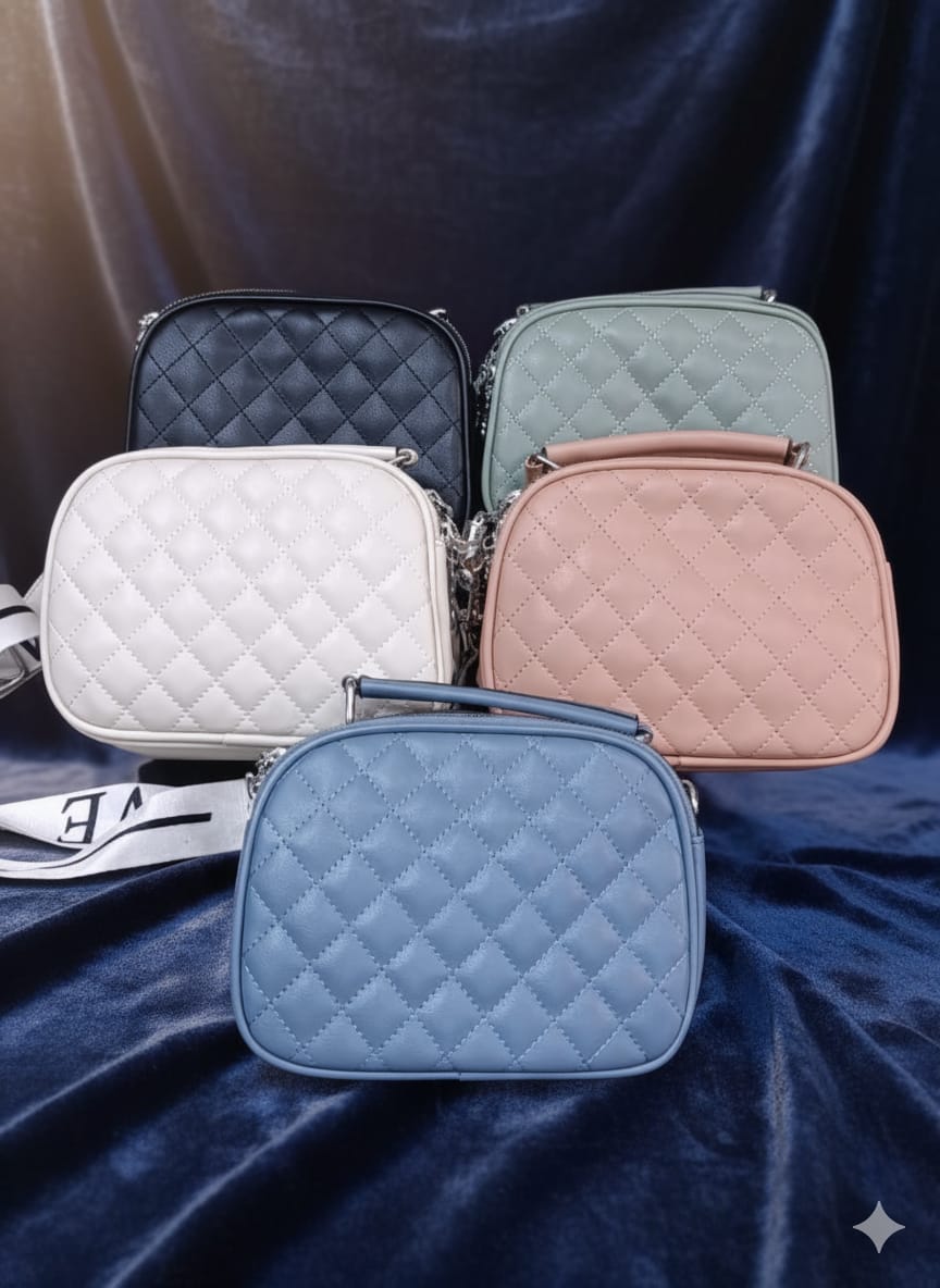 Crossbody bag with tedychain