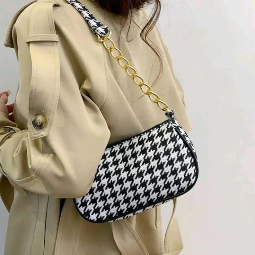 Chic Houndstooth Shoulder Bag for Women