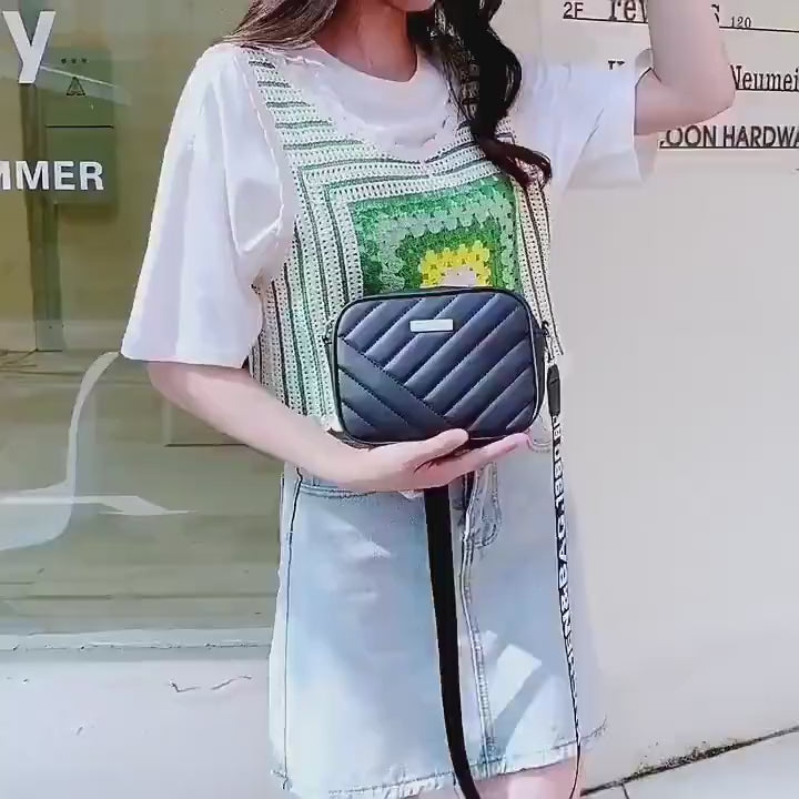 SPORTS STRAP CROSSBODY BAG